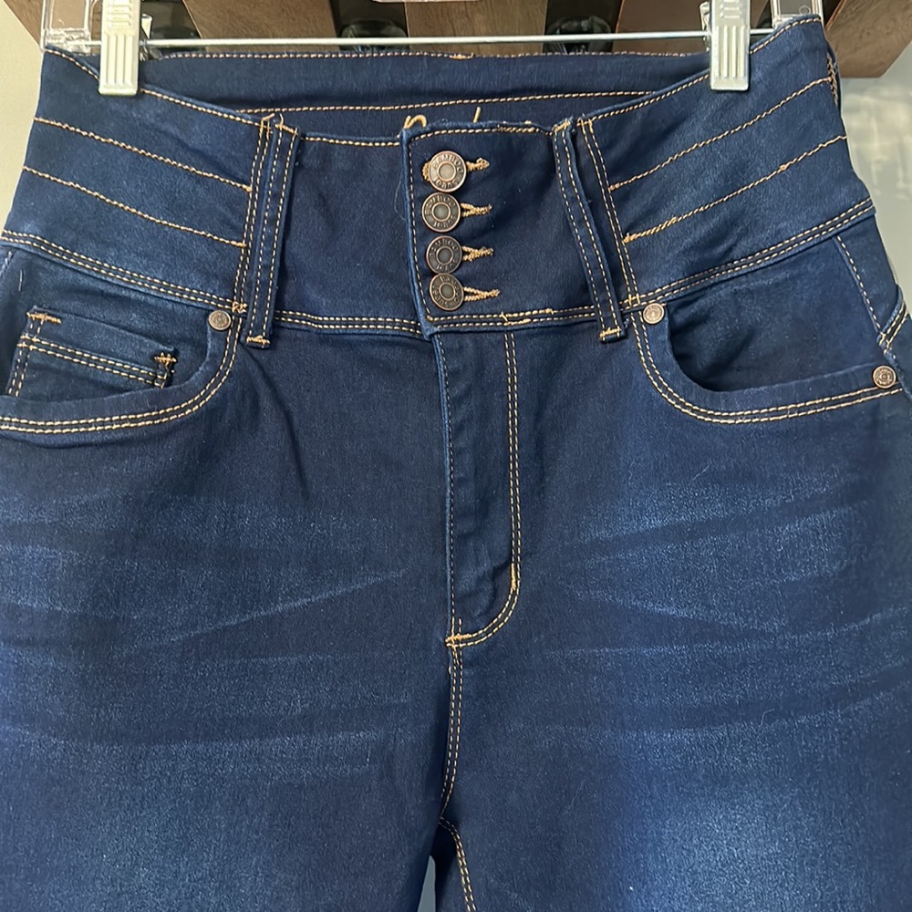 Woman’s Bamboo denim stretch jeans size 13 new without tags